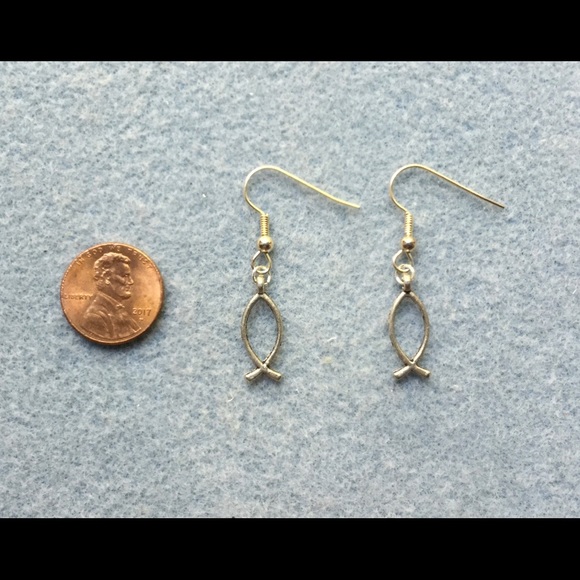 Pewter Fish Drop Earrings w Silver Plated Earwires - Picture 3 of 4